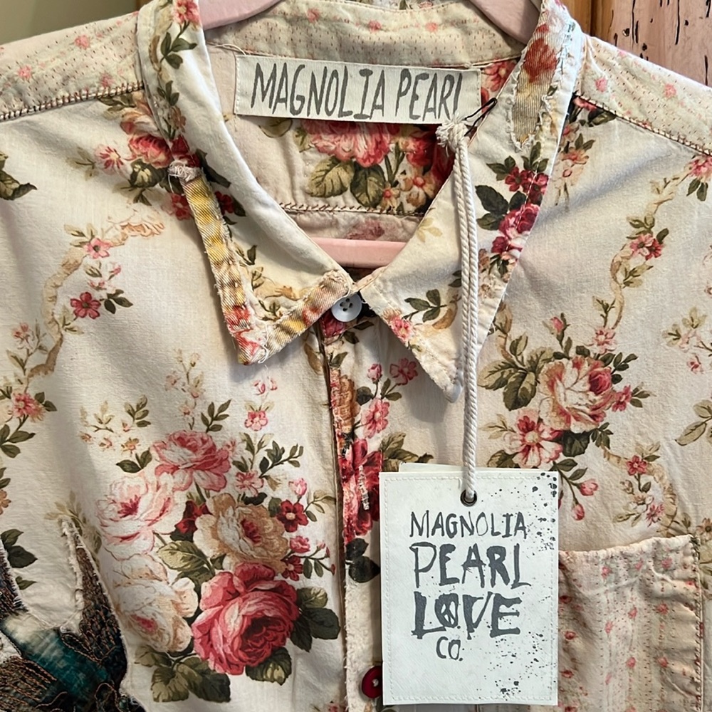 European cotton floral western shirt with appliqué. Adorable top